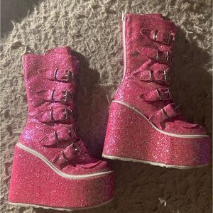 Demonia Swing 230G Size 8